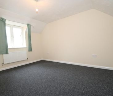 3 bedroom terraced house to rent - Photo 6