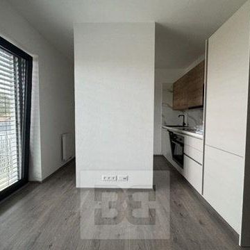 Pronájem bytu 1+kk 28 m2 - Фото 1