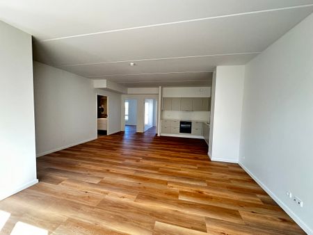 Delevenlig 3-værelses lejlighed i Stigsborg med altan - Photo 2