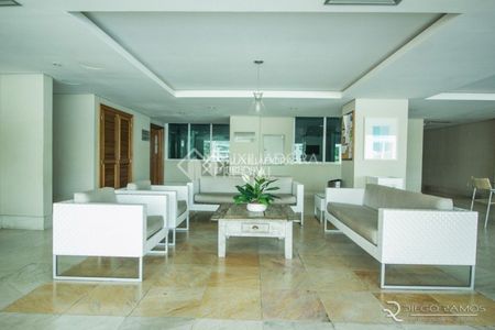 Apartamento com 3 quartos e 120m² para alugar em Três Figueiras, Porto Alegre. - Foto 2