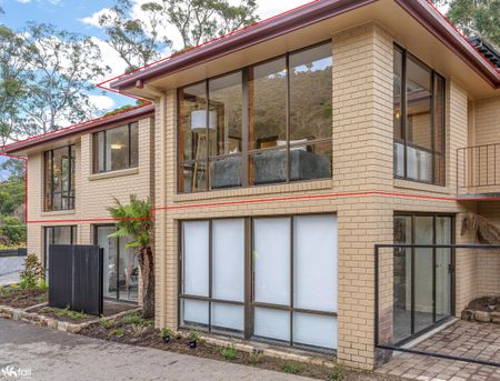 Spacious Home in South Hobart - Rent includes internet and power - Photo 2