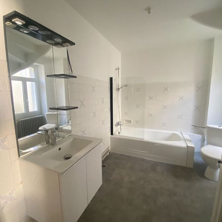 Location Appartement 2 pièces 67m² - Photo 3