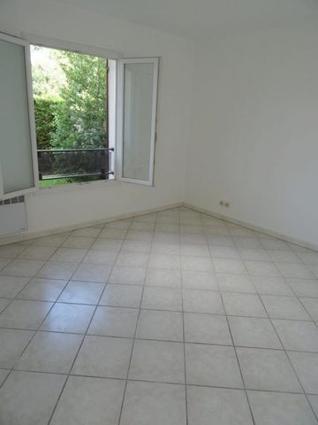 T2 Le Thillay - Photo 2