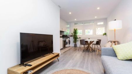 2-bedroom apartment for rent in l'Antiga Esquerra de l'Eixample, bills included - Photo 2