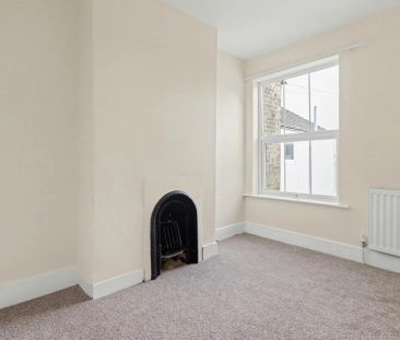 Generous three-bedroom property on Ipswich Road featuring multiple ... - Photo 3