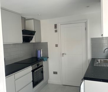 Studio Flat, Park Road, IG1 - Photo 1