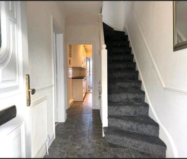 4 Bed Terraced House, Ravenswood Crescent, HA2 - Photo 3