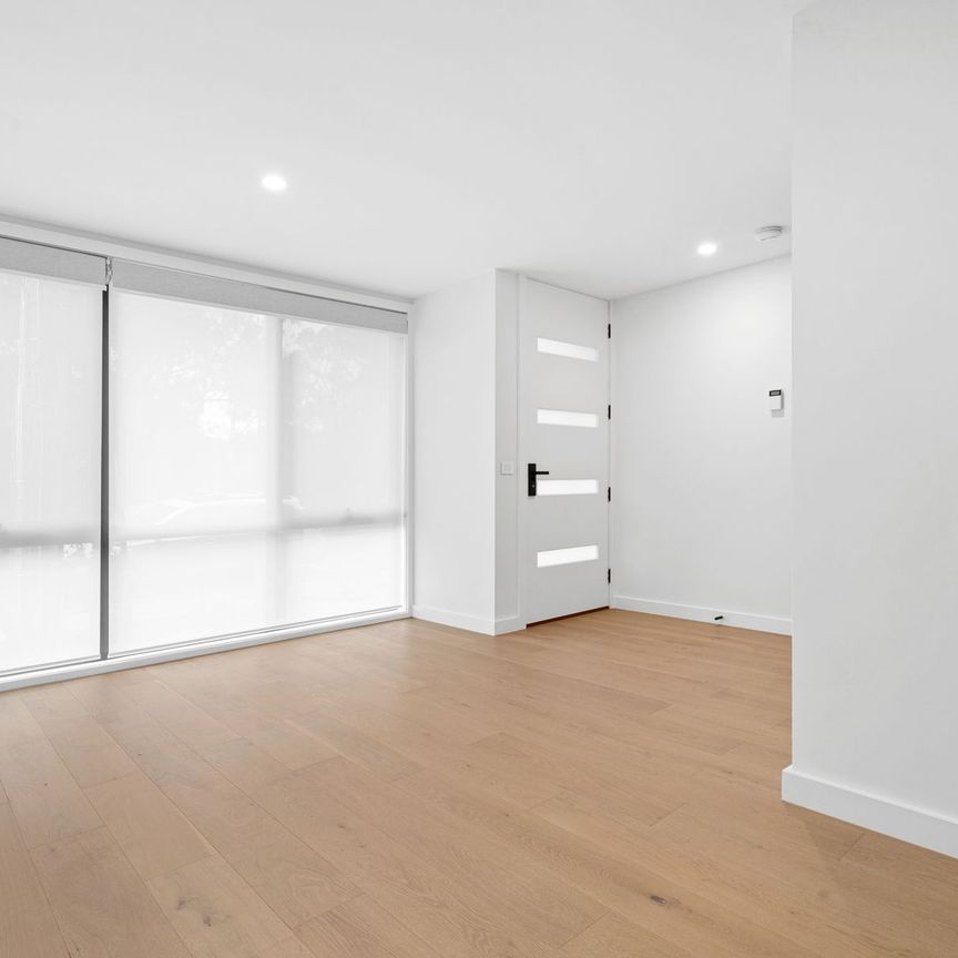 IN THE HEART OF ELTHAM VILLAGE SHOPPING CENTRE - Photo 1