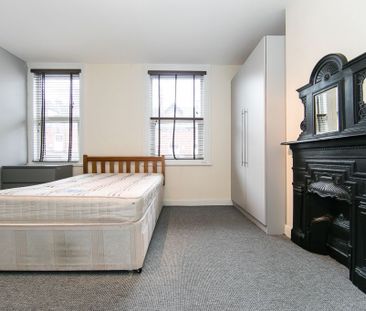 Hessle View, Hyde Park, Leeds - Photo 1