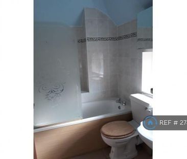 2 bedroom semi-detached house to rent - Photo 4