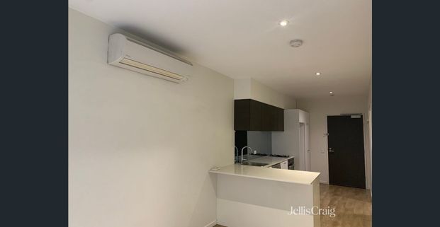 A One-Bedroom Apartment in Carlton - Photo 1