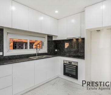 Brand New Street Facing Granny Flat! - Photo 5