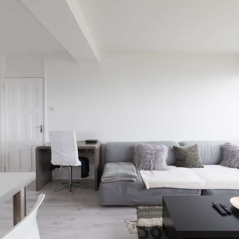 1 Bed Flat, Wandsworth Road, SW8 - Photo 1