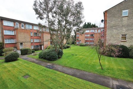 2 bedroom maisonette to rent - Photo 4