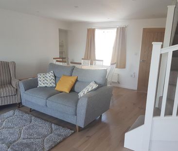 3 bedroom terraced house to rent - Photo 2