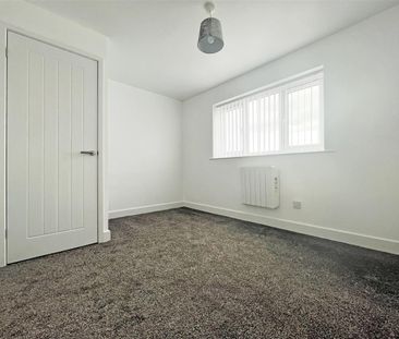 2 bedroom Town house to rent - Photo 3