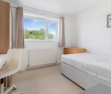 6 bedroom end of terrace house to rent - Photo 3