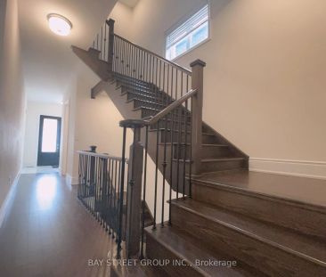 Detached Home For Lease | N9245919 - Photo 6