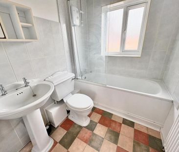 2 bedroom semi-detached house to rent - Photo 5