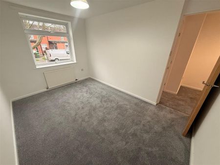 4 bedroom terraced house to rent - Photo 3