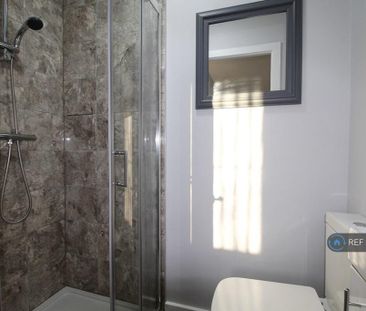 1 bedroom in a house share to rent - Photo 6