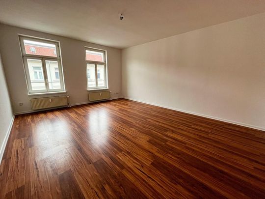 **Frisch sanierte 3-Zimmer-Wohnung in Bestlage am Karl-Heine-Kanal** - Photo 1