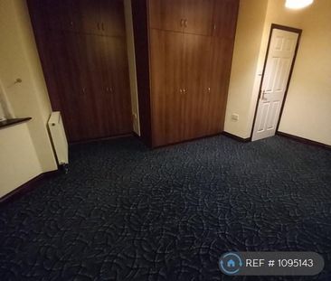 2 bedroom end of terrace house to rent - Photo 4