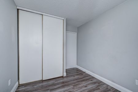 For Lease - 276 Eiwo Court Unit# 307, Waterloo, Ontario - Photo 3