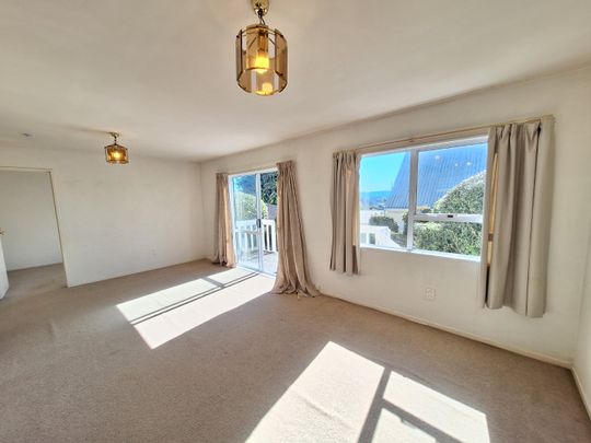 Comfortable home with nice outlook - Photo 1