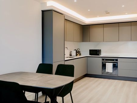 Two Bedroom Two Bathroom Exec - Photo 3