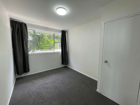 Newly renovated 3 bedroom property - Photo 2