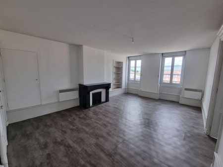 Location Appartement 4 pièces 130m² PONT DE VAUX 01190 - Photo 2