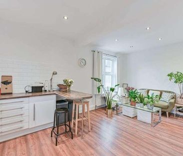 Mantilla Road, Furzedown, SW17 - Photo 2