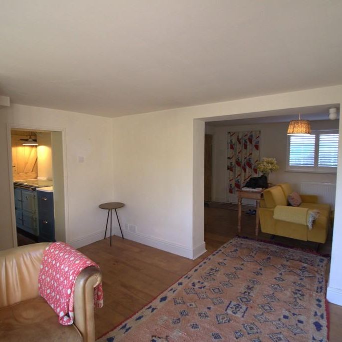 3 bedroom semi-detached house to rent - Photo 1