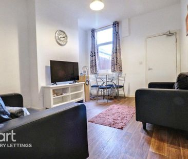 3 bedroom terraced house to rent - Photo 2