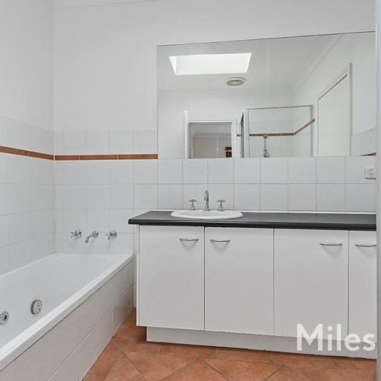 1/1 Austin Street, Hawthorn - Photo 1