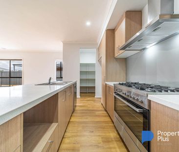 "Stunning and waiting" - Photo 6