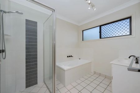 40 Dungurra Place, Bushland Beach. - Photo 5