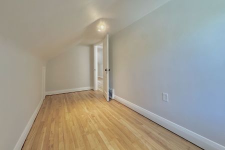 For Lease - 165 Oxford Street, London North, Ontario - Photo 2