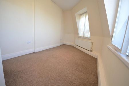 3 bedroom apartment to rent - Photo 4