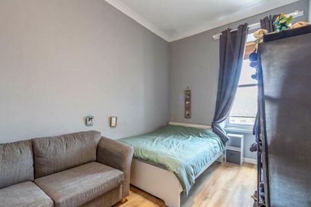 3 bedroom flat to rent - Photo 2