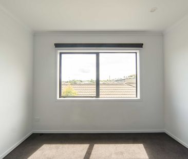 Modern 2-Bedroom Townhouse - The Perfect Lock-Up and Leave - Photo 4