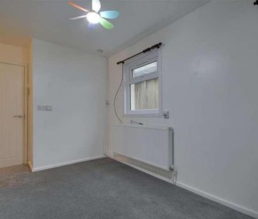 Alvis Avenue, Jaywick, Clacton-on-sea, CO15 - Photo 4