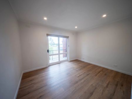 Fully Renovated 3-Bedroom Apartment - Photo 3