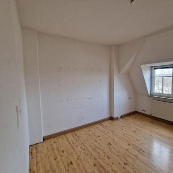 4 Zimmer Dachgeschosswohnung mit großem Bad - Photo 1