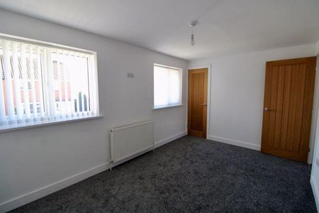 2 bedroom semi-detached house to rent - Photo 2