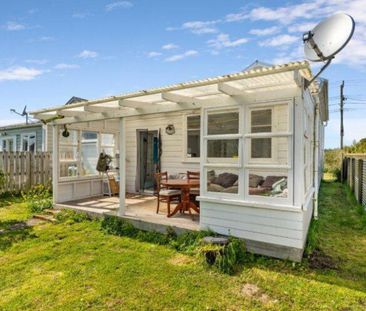 Updated three-bedroom home - Photo 6