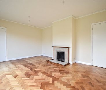 Newly decorated 4 bedroom house situated to the south of the city o... - Photo 2