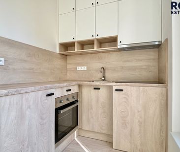 Pronájem bytu 1+kk 28 m² - Photo 1