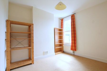2 Bedroom Split Level Maisonette, Russell Road, Wimbledon - Photo 5